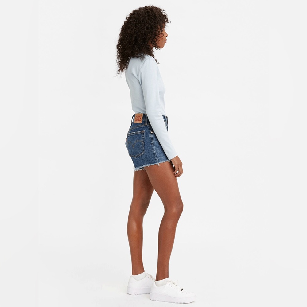 NWT‎ Women's Levi's 501 Jean Shorts.